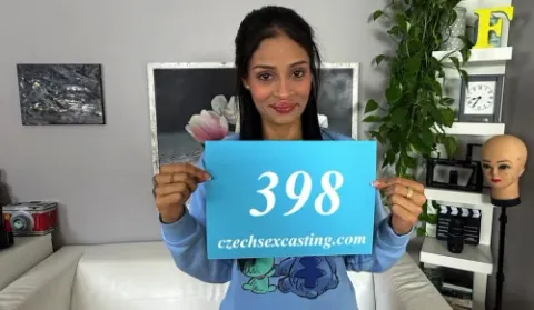 Nena colombiana caliente ama el sexo con un camarógrafo - Breiny Zoe