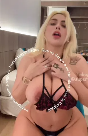 Baile sensual y se toca con un dildo – Fatima Segovia